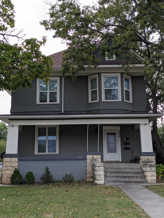 206 N Jefferson St in Junction City, KS - Building Photo