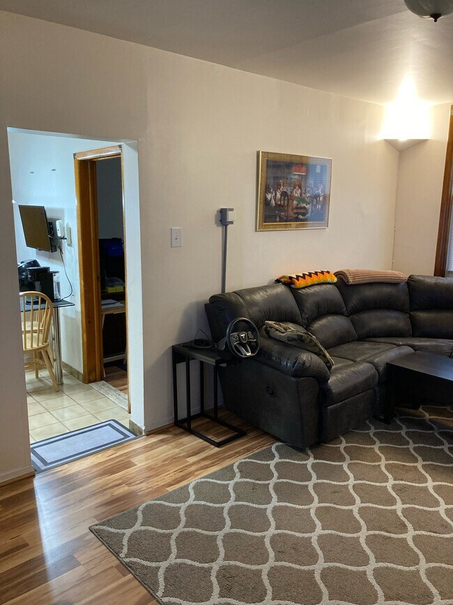 208 Farnham Ave, Unit 2F in Lodi, NJ - Building Photo - Building Photo