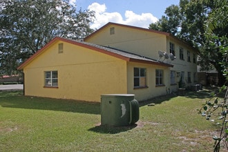 251 N Tuttle Ave in Sarasota, FL - Building Photo - Building Photo