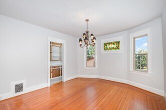 2744 Madison Rd in Cincinnati, OH - Foto de edificio - Building Photo