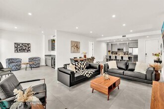 2100 Miami Rd in Fort Lauderdale, FL - Building Photo - Building Photo