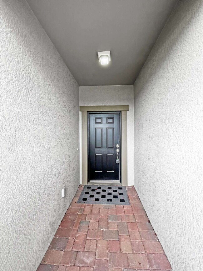 1320 Trafalgar Pkwy in Cape Coral, FL - Building Photo - Building Photo