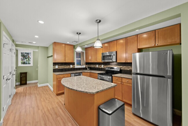 2331 1st St NW, Unit B in Washington, DC - Building Photo - Building Photo