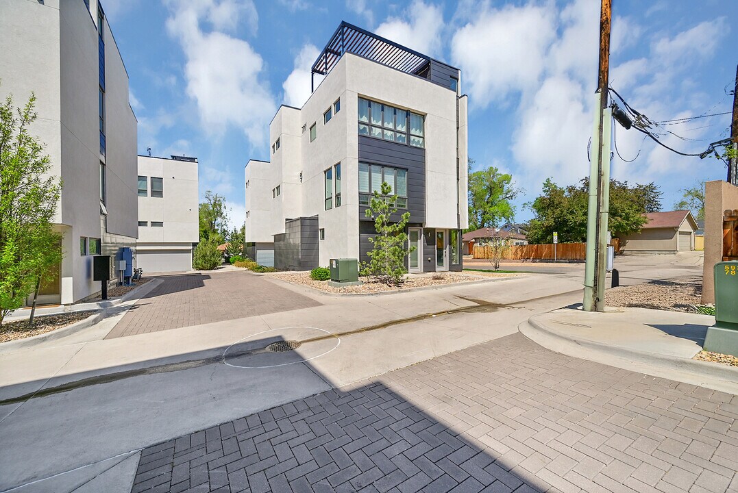 1208 E Asbury Ave in Denver, CO - Building Photo