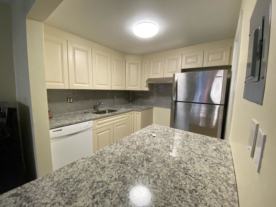 644 NW 13th St-Unit -016 in Boca Raton, FL - Building Photo