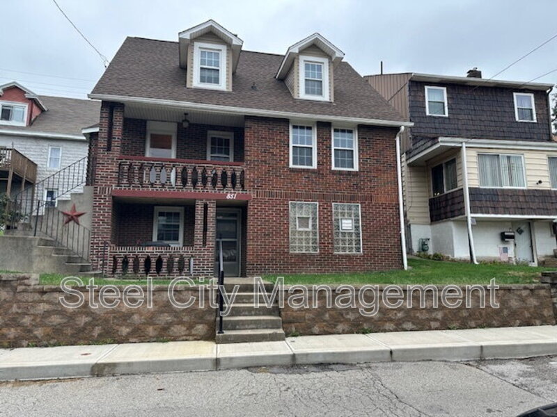 851 Kennedy St in Carnegie, PA - Building Photo