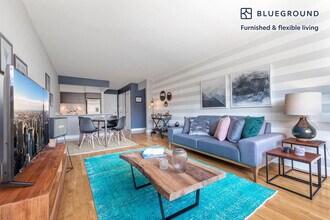 360 E 65th St in New York, NY - Building Photo - Building Photo