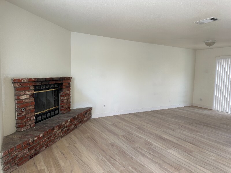 15978 Muni Rd in Apple Valley, CA - Building Photo