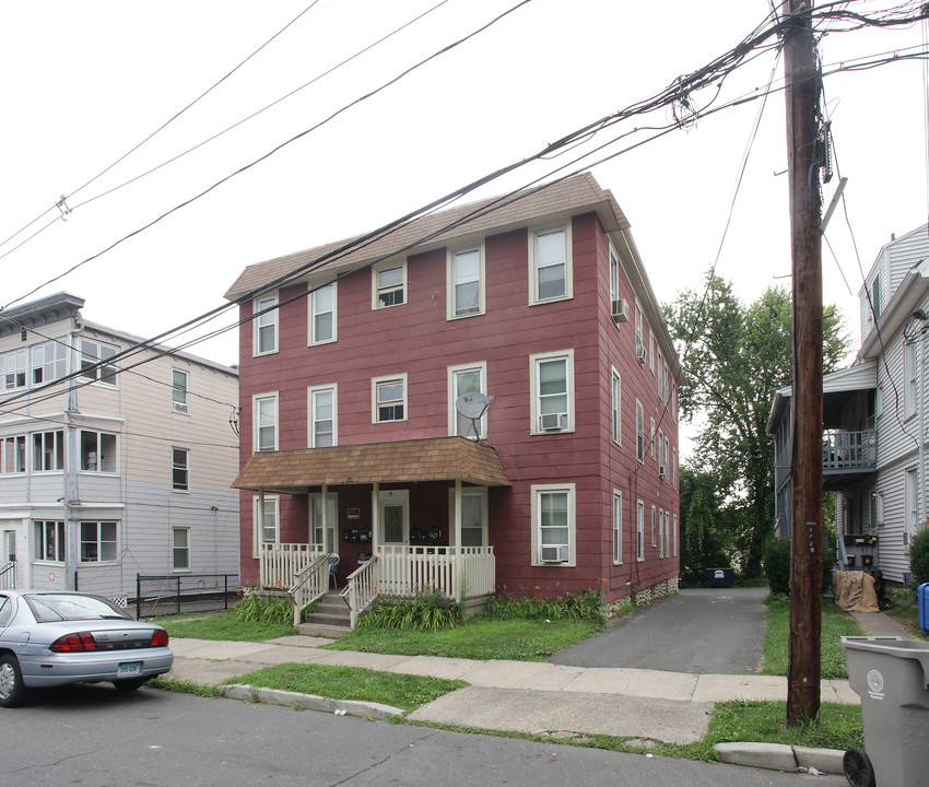 19 Landry St in Bristol, CT - Building Photo