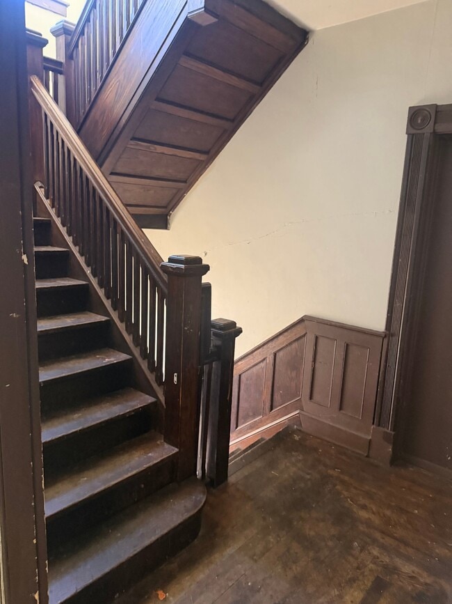 22 Pearl Ave, Unit 2nd Floor in Oil City, PA - Foto de edificio - Building Photo