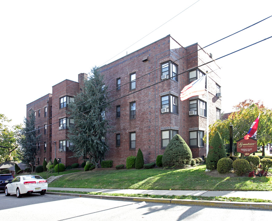 Grandview Apartments in Hasbrouck Heights, NJ - Foto de edificio