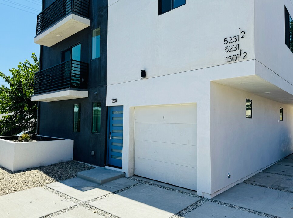1301 N Kingsley Dr, Unit 1 in Los Angeles, CA - Building Photo
