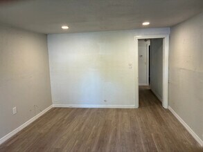 2620 E 33rd Ave in Tampa, FL - Building Photo - Building Photo