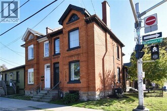 150 Victoria Ave N in Hamilton, ON - Building Photo - Building Photo