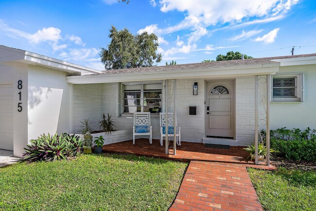 815 2nd Ct in West Palm Beach, FL - Building Photo - Building Photo