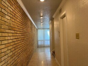 7 Northwood Dr in Laredo, TX - Building Photo - Building Photo