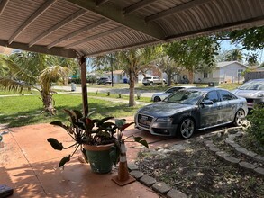 2621 NE 9th Terrace in Pompano Beach, FL - Foto de edificio - Building Photo