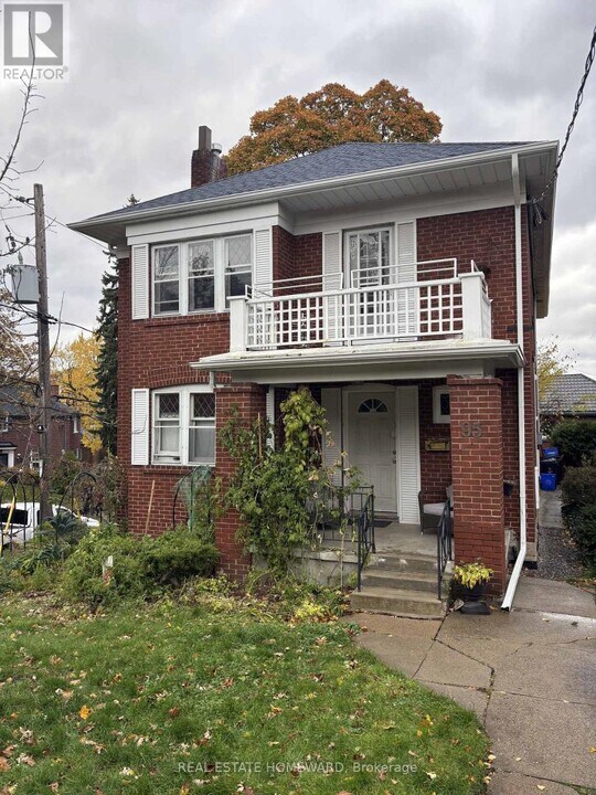 95 Glendonwynne Rd in Toronto, ON - Building Photo