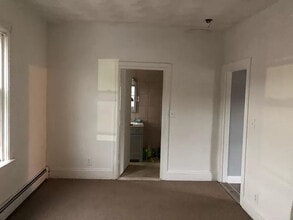 635 Fall River Ave in Seekonk, MA - Building Photo - Building Photo