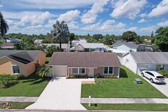 105 Wingate Dr in Jupiter, FL - Building Photo - Building Photo