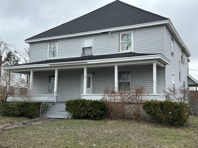 202 W Mitchell St, Unit C in Gaylord, MI - Building Photo - Building Photo