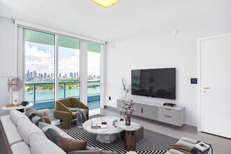 540 West Ave, Unit 2211 in Miami Beach, FL - Building Photo - Building Photo