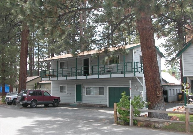 4055 Azure Ave in South Lake Tahoe, CA - Building Photo - Building Photo