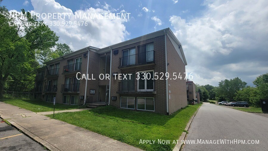 723 E Waterloo Rd in Akron, OH - Building Photo