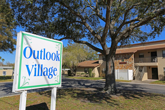 Outlook Village Apartments in Pinellas Park, FL - Building Photo - Building Photo