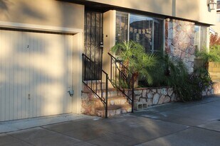 231 Grand Ave, Unit 5 in Long Beach, CA - Building Photo