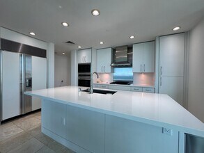 1288 Ala Moana Blvd in Honolulu, HI - Building Photo - Building Photo