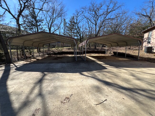 1217 Oak Dr in Denison, TX - Building Photo - Building Photo