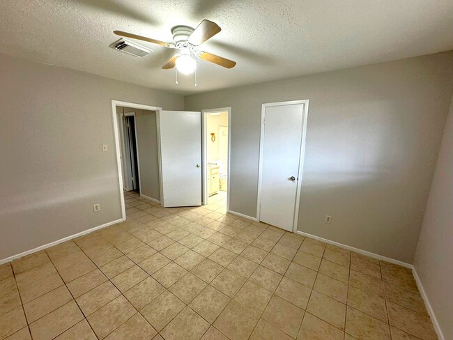 6939 Chasewood Dr in Missouri City, TX - Building Photo - Building Photo