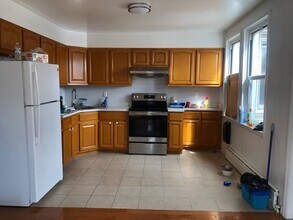 3956 Victory Blvd, Unit 1 in Staten Island, NY - Building Photo - Building Photo