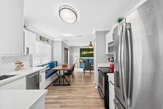 223 SE 8th St in Dania Beach, FL - Building Photo - Building Photo