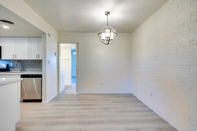 Oasis in the City in Phoenix, AZ - Foto de edificio - Interior Photo