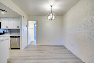 Oasis In The City in Phoenix, AZ - Building Photo - Interior Photo