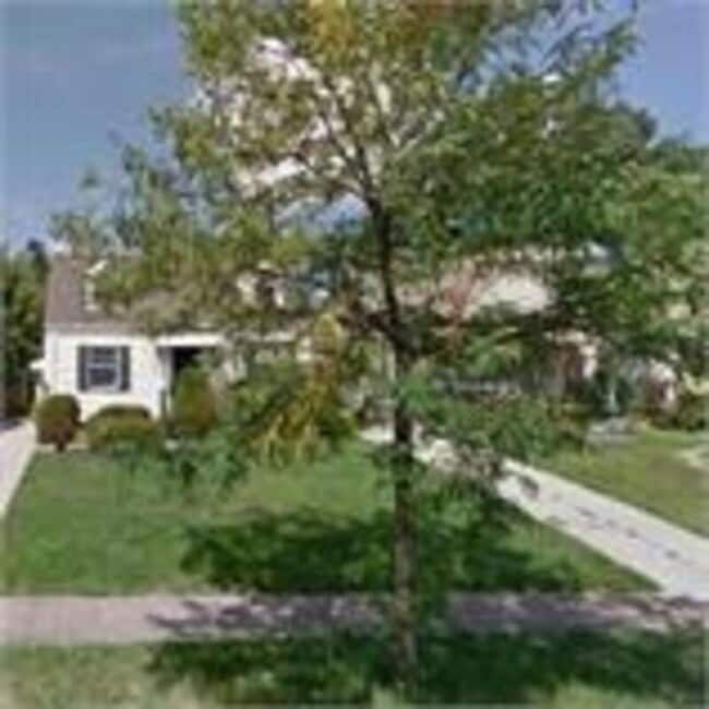 21411 Raymond St in Maple Heights, OH - Building Photo - Building Photo