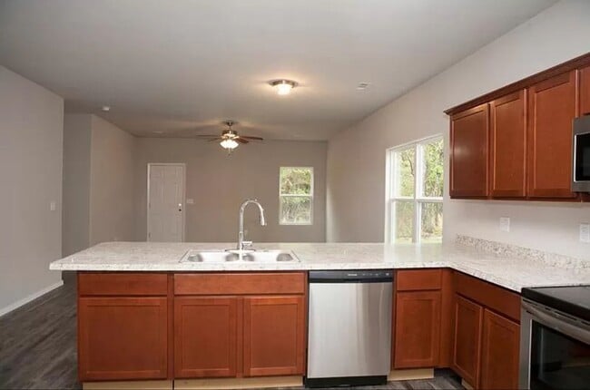 4702 W Hoover Loop in Fayetteville, AR - Foto de edificio - Building Photo