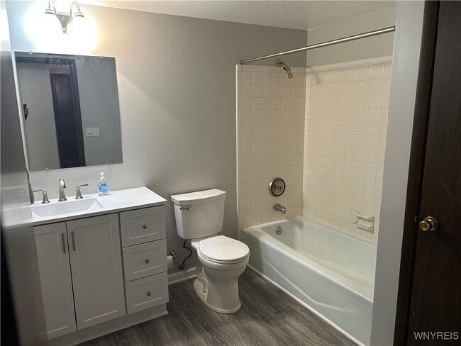 property at 186 Peppertree Dr