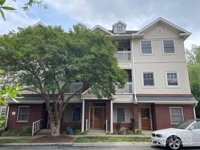 property at 127 S Summit Ave
