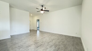 3700 N Wiley Dr in Siloam Springs, AR - Building Photo - Building Photo