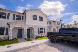 1075 SE 2nd St in Florida City, FL - Building Photo