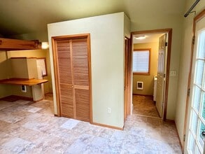 4245 SW Alfred St in Portland, OR - Building Photo - Building Photo