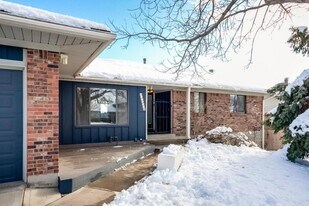 13489 W Auburn Ave in Lakewood, CO - Building Photo