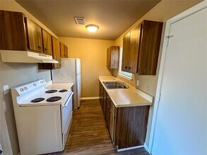 1226 W Hunt St in Sherman, TX - Building Photo - Building Photo