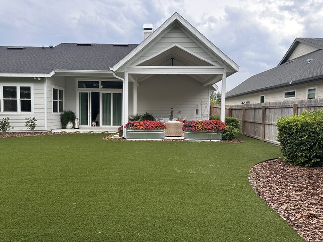 14038 SW 7th Pl in Newberry, FL - Building Photo - Building Photo