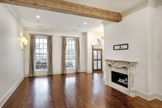 5124 Chevy Chase Dr in Houston, TX - Building Photo - Building Photo
