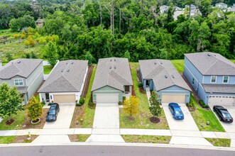 2352 Litchfield Lp in DeLand, FL - Foto de edificio - Building Photo