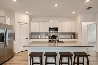 510 Sixpence Ln in Georgetown, TX - Building Photo - Building Photo